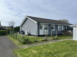 36, Glan Y Mor, Fairbourne LL38 2BX