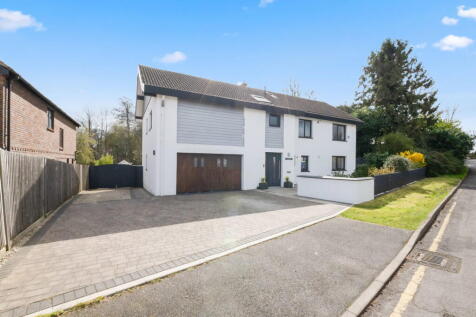 Park Road, Kennington, Ashford, Kent, TN24 9DL