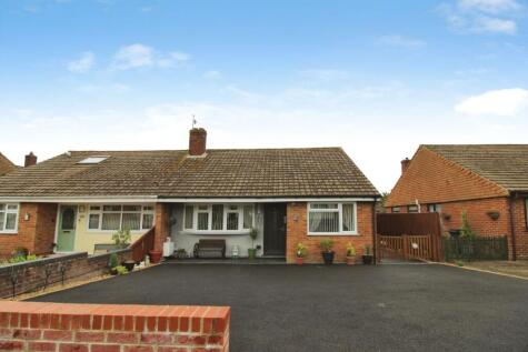 The Broadway, Rodbourne Cheney, SN25