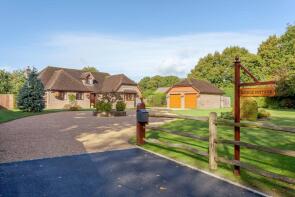 Mickle Cottage, Nuthurst Street, Horsham RH13 6RG