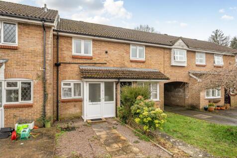 Oakwood Close, Midhurst, GU29