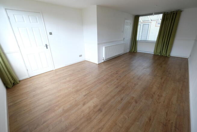 SITTING/DINING ROOM