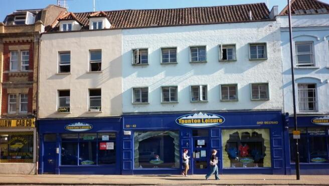 Vibrant high street location with ample windows...