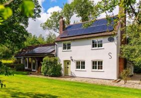Sheiling Holt, Wineham Lane, Henfield BN5 9AY