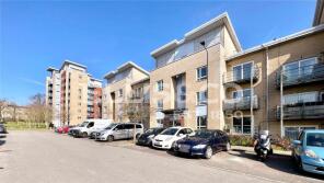 13b, Wellspring Crescent, Wembley HA9 9UZ