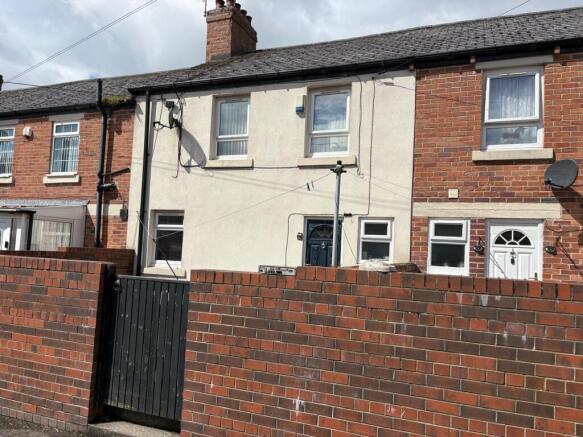 3 bed terraced house for sale James Street, Peter