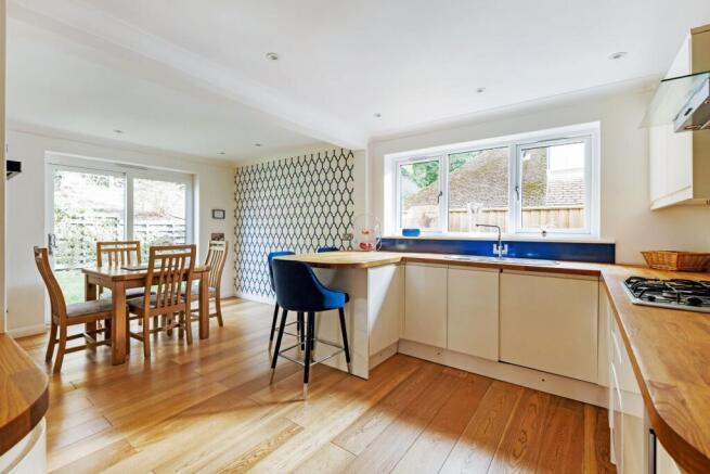 Kitchen/Dining Area