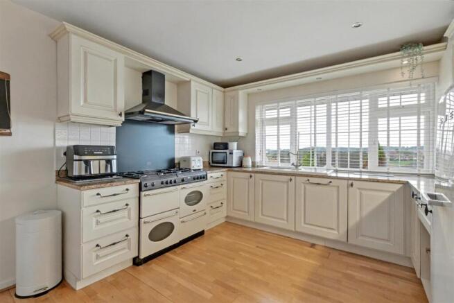 Kitchen_1.jpeg