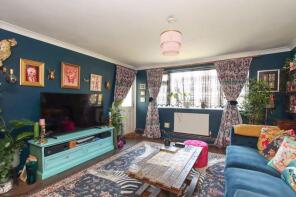 27, Riverside Gardens, Berkhamsted HP4 1DN