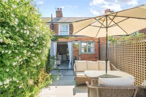 6, Bennetts Cottages, Dunn Street Road, Gillingham ME7 3ND