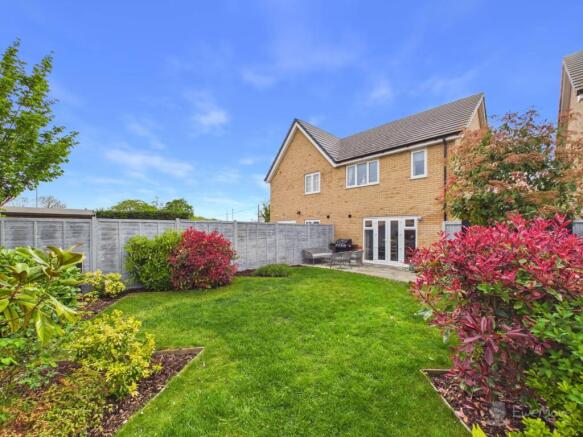 Garden- Mark Stephens EweMove Newmarket and Soham 