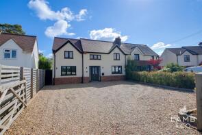 8, Coronation Villas, Harwich Road, Clacton-on-sea CO16 0AS