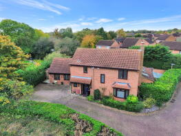 8, Rosebay Close, Walnut Tree, Milton Keynes MK7 7BL