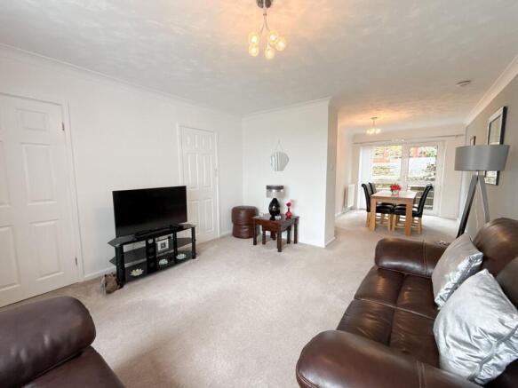 Lounge/Dining Room