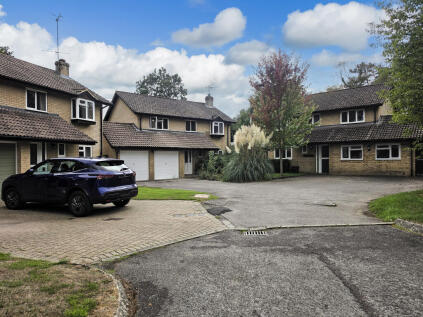 Cameron Close, CRANLEIGH, GU6 8EB