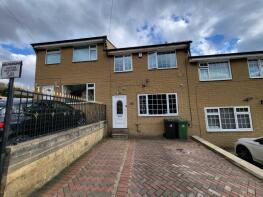 15, Carr Top Close, Batley WF17 7BN