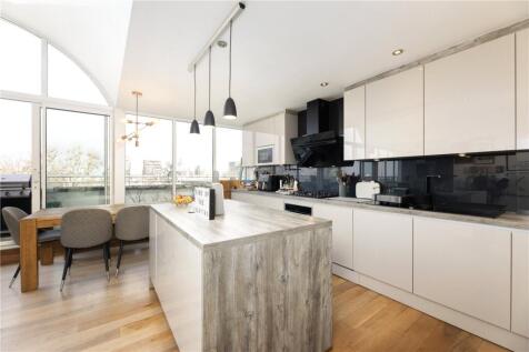 Carlton Drive, London, SW15