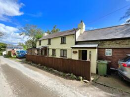 Butts Cottage, Road From Liskeard Road To Castle Hill, Saltash PL12 4RT