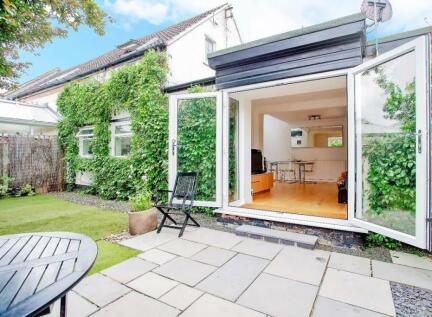 The Paddock, NG13