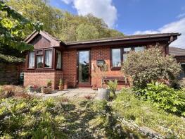 12, Bryndulais, Llanwrda SA19 8AG