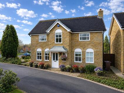 Highmoor Walk, West Lane, Baildon, Shipley, BD17