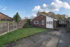28, Fallow Fields Drive, North Reddish, Stockport SK5 6XT