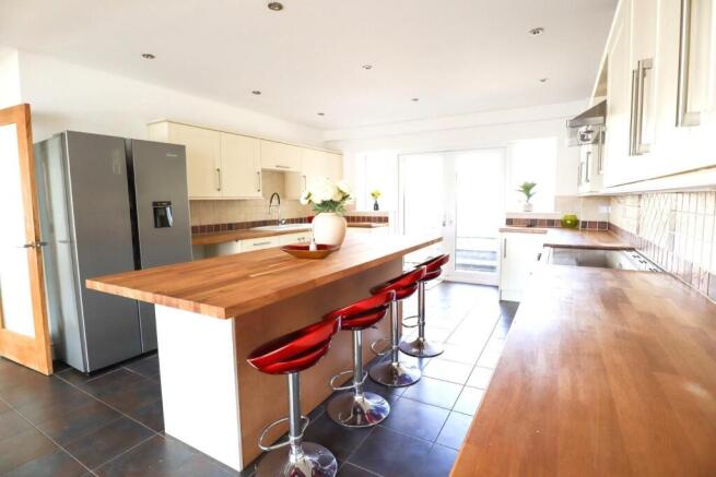 Kitchen (2).jpg