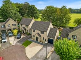 22, May Tree Close, Cirencester GL7 6NQ
