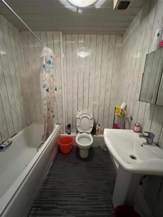 IPbathroom3.jpg
