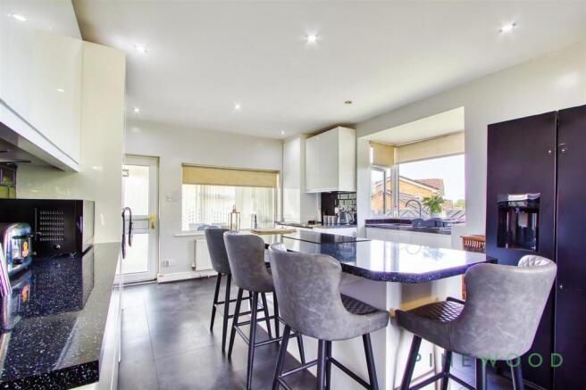KITCHEN / DINER