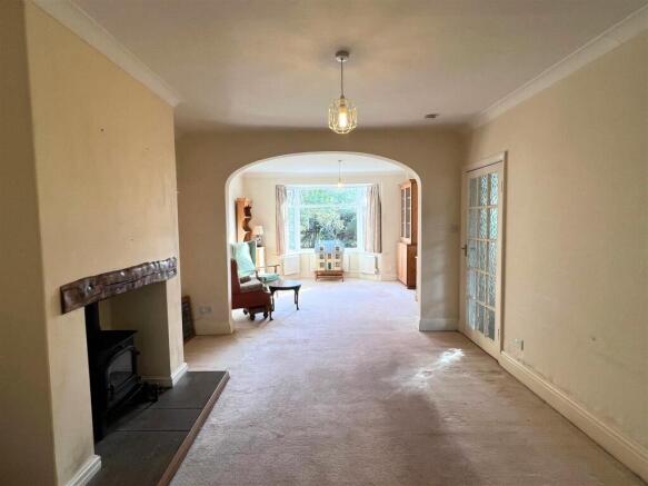 Living Room .jpg
