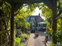 4, Court Cottages, Ramsgate Road, Birchington CT7 0LF
