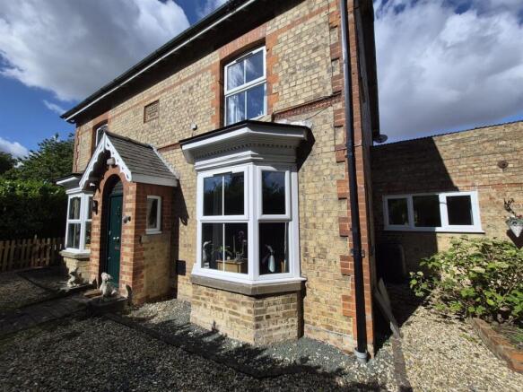 OakleyCottageFront.jpg