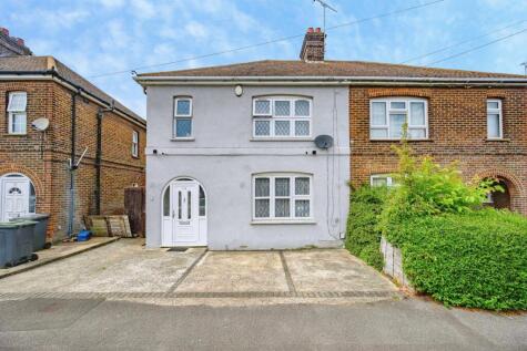 Pembroke Avenue, Luton, Bedfordshire, LU4