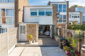 4, Gwynns Walk, Hertford SG13 8AD