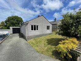 36, Ty'n Rhos Estate, Penysarn LL69 9BZ
