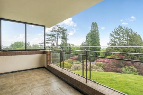 Cedar Lodge, Lythe Hill Park, Haslemere, Surrey, GU27