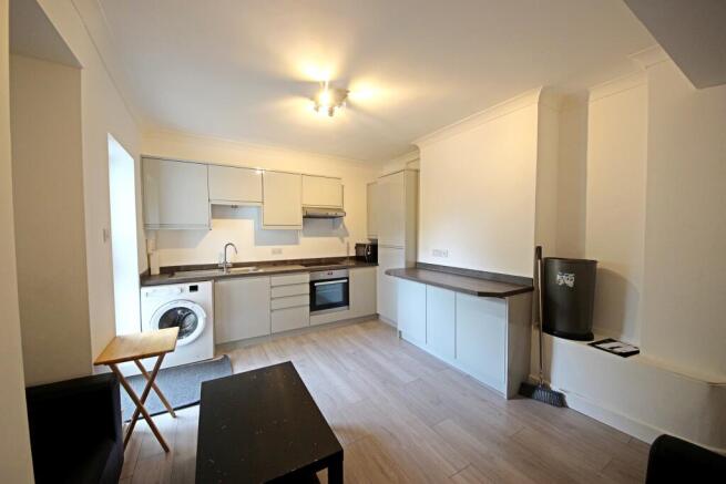 Kitchen / Lounge