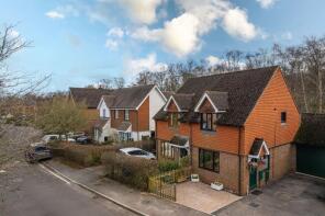 8, Beauclerk Green, Winchfield, Hook RG27 8BF