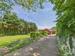 Drumbern, Gill Lane, Walmer Bridge, Preston PR4 5QN