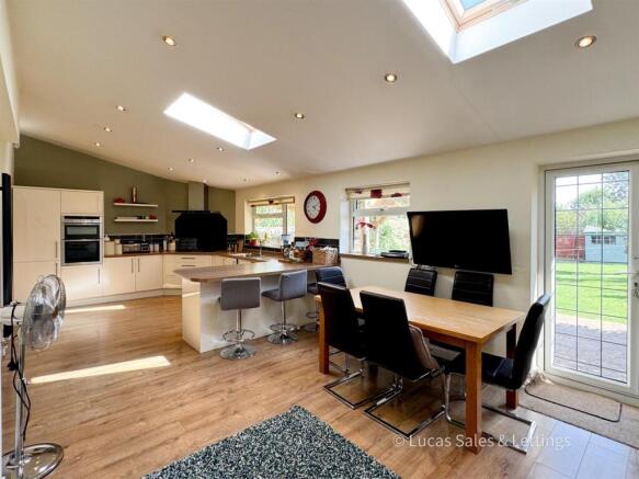58 Pipers HIll Rd Kettering-12.jpg