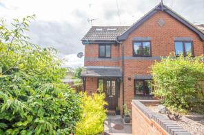 1, 135 Loxley Court, Chester Road, Helsby, Frodsham WA6 0QZ