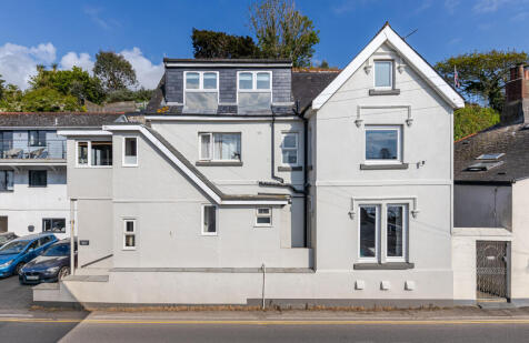 The Captains House, Embankment Road