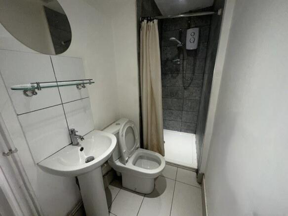 Studio flat to rent, Bertram Street