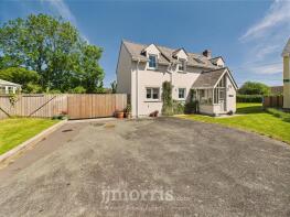 11, Parc Yr Eglwys, Brynhenllan, Newport SA42 0SH