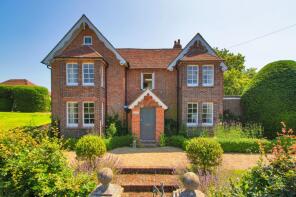 Pantons, The Street, Heathfield TN21 9NH