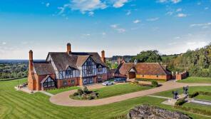 Aigle Manor, Ullenhall Lane, Henley-in-arden B95 5PN