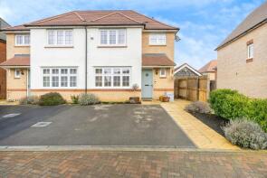 27, Shackleton Grove, Leighton Buzzard LU7 3JA