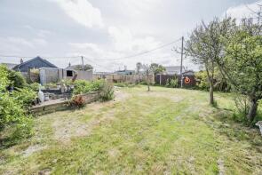Summer Days, Bush Drive, Bush Estate, Norwich NR12 0SF