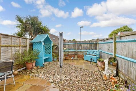 Dinsdale Gardens, Rustington, West Sussex
